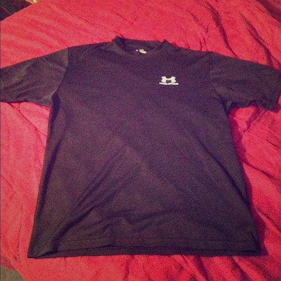 Black under armour shirt