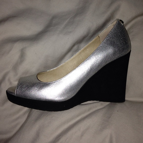 Michael Kors wedges size 6
