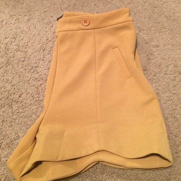 High waisted shorts by Method - Picture 1 of 4