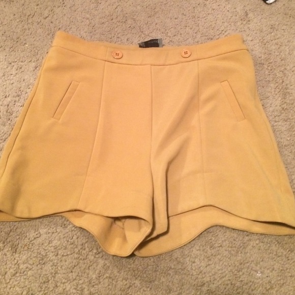 High waisted shorts by Method - Picture 2 of 4