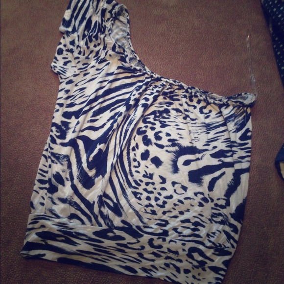 One sleeved shirt