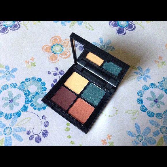 NEW Smashbox Quad Eyeshadow palette in ELECTRIC