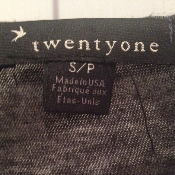 ❌SOLD❌ Forever 21 Bow Tank - Picture 3 of 3