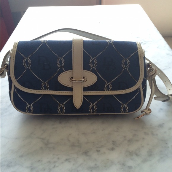 Dooney & Bourke Handbags - ⚓️Dooney & Bourke Nautical Purse ⚓️⛵️