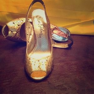 6.5 SAM EDELMAN bronze and gold sling back wedges