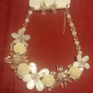 Rose statement necklace