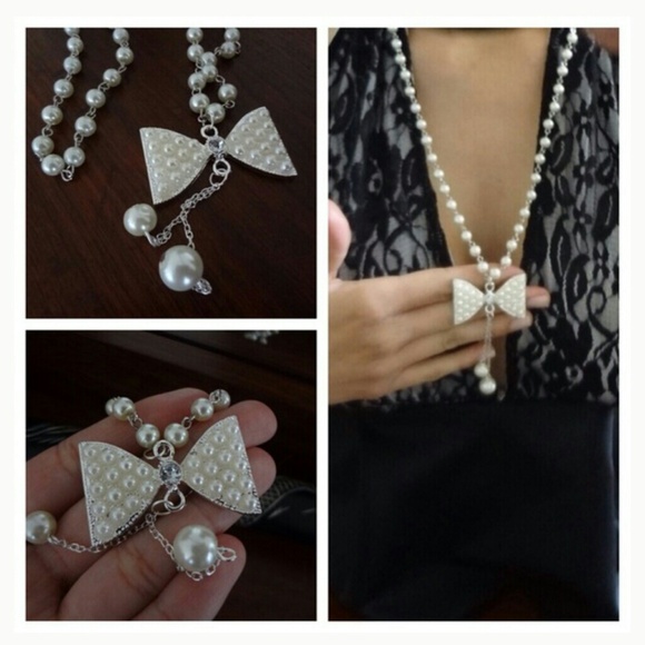 Long butterfly pendant faux pearl fancy necklace - Picture 3 of 4