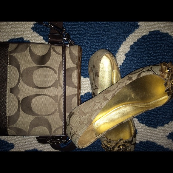 Coach flats/shoes and cross body bag - Picture 3 of 3