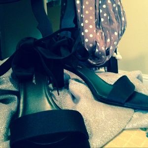 ⭐️💲1⃣0⃣ Black Satin Bow Tie Shoes! 🎀New Price