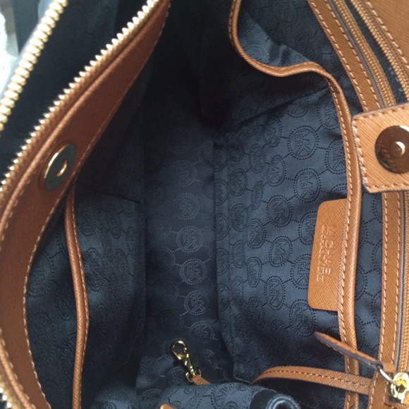 Michael Kors 'Large Sutton Center Stripe' Tote - Picture 3 of 4