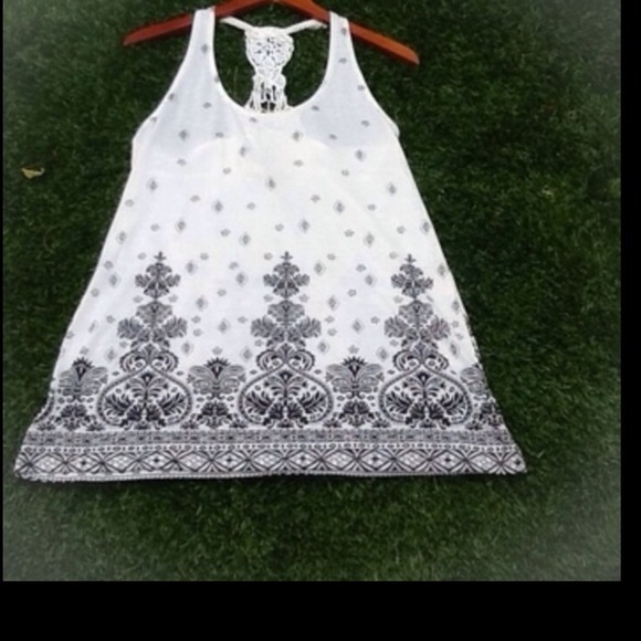 CLOSING TODAY! Forever 21 tank