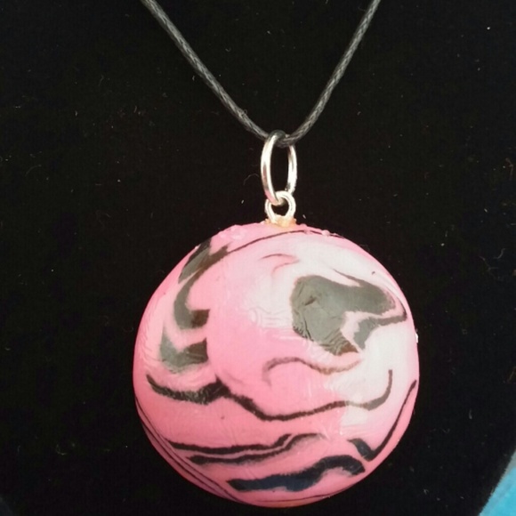 Pendant - Picture 2 of 2