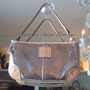 💰SOLD💰 COACH Metallic Silver Lg Wristlet Clutch