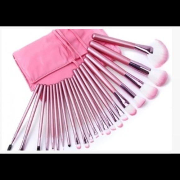 22-Piece Professional Makeup Brush Set with Case