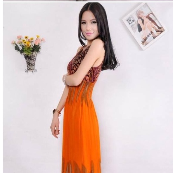 🏷CLEARANCE🏷 👗New Figure Flattering Dress👗 - Picture 4 of 4