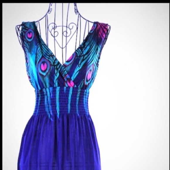 🏷CLEARANCE🏷 👗New Figure Flattering Dress👗 - Picture 2 of 4