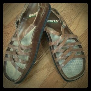 Earth kalso negative heel technology sandals sz 38