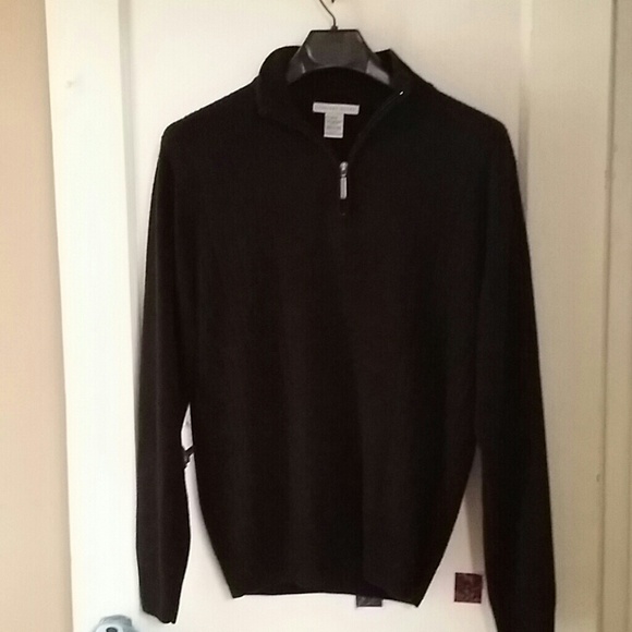 Men's pull over sweater