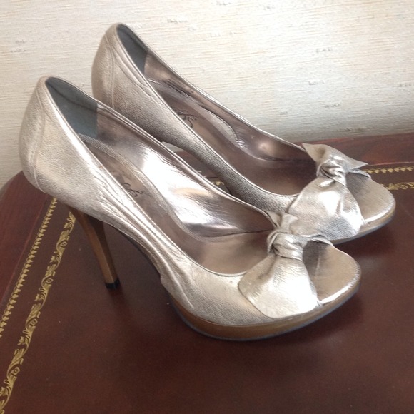Metallic leather heels
