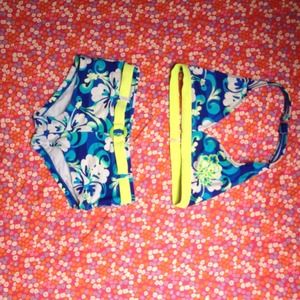 Green, blue and white Hawaiian print bikini