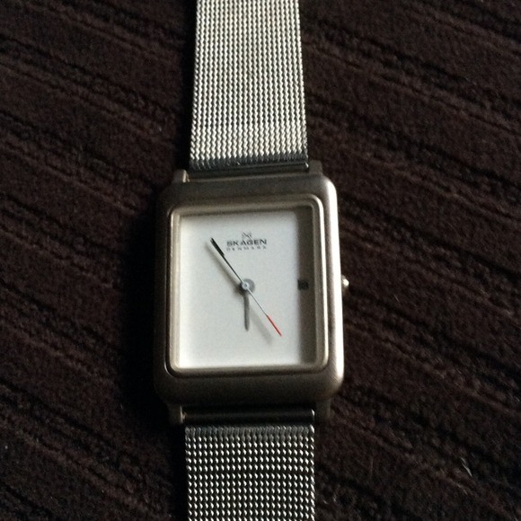 Ladies Skagen Watch. 100% Authentic. RESERVED/SOLD