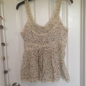 🚫SOLD IN BUNDLE🚫Floral tank