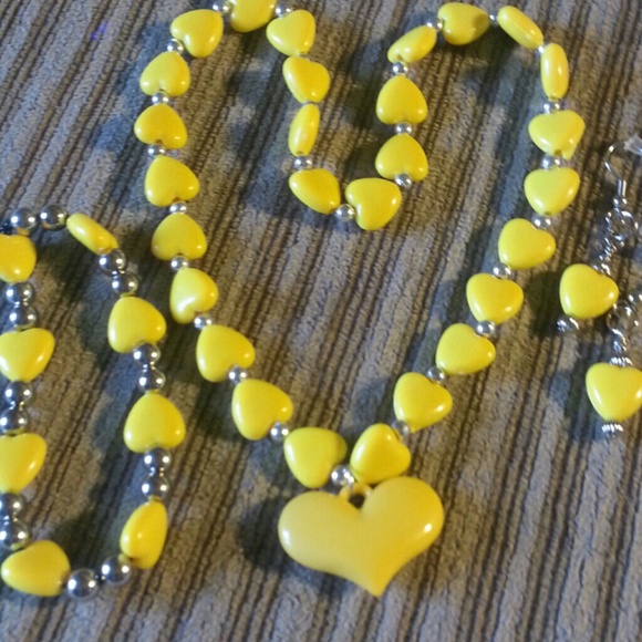 Yellow necklaces bracelet and earrings