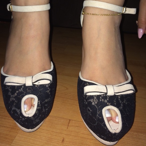 Zara Lace/Suede Platform Heels - Picture 2 of 4