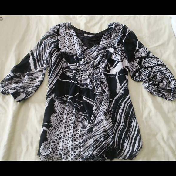 Fashionable top - perfect for work!