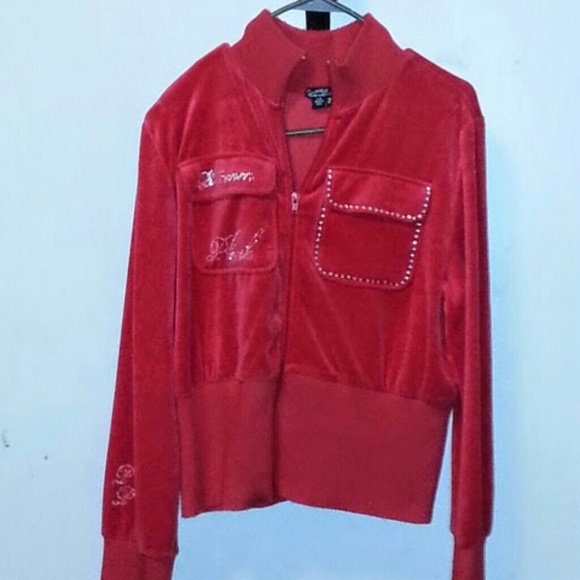 Velour - Picture 2 of 4