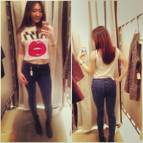 Kiss white top