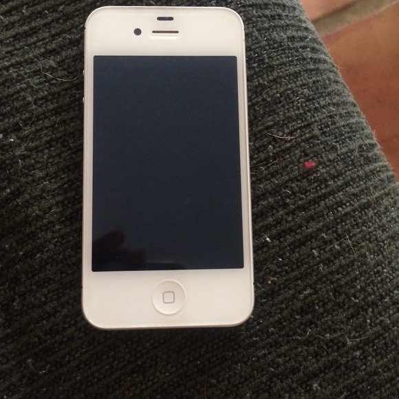 White IPhone 4s like new!! - Picture 2 of 4