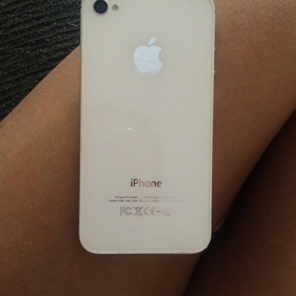 White IPhone 4s like new!! - Picture 3 of 4