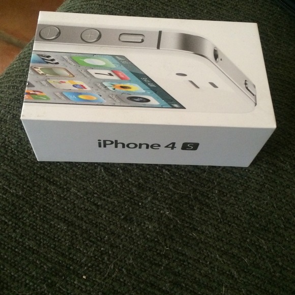 White IPhone 4s like new!! - Picture 4 of 4