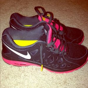 Nike, live strong tennis shoes