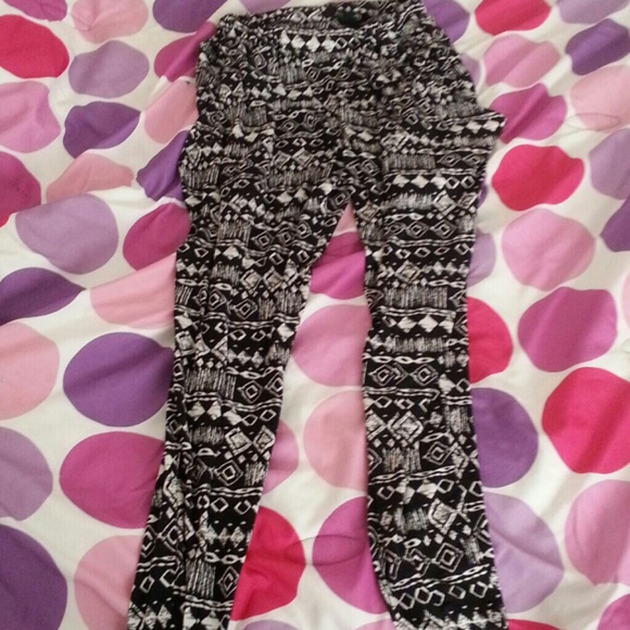 Forever21 aztec print joggers