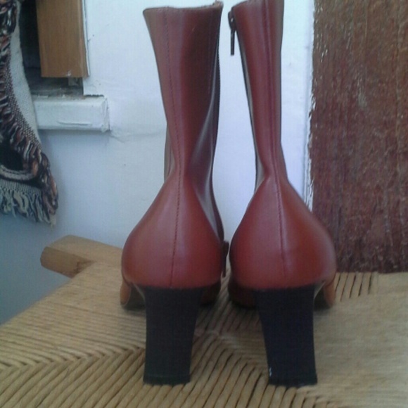 BOOTS - Picture 3 of 4