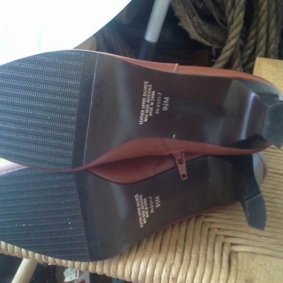 BOOTS - Picture 4 of 4