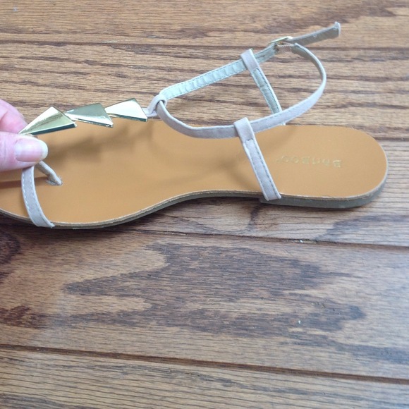 SOLD HOST PICK Bamboo Sandals PM EDITOR PICK ๐ธ - Picture 3 of 4