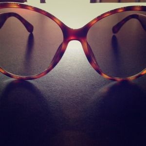 ⭐️FLASH SALES⭐️Michael Kors Violet Sunglasses