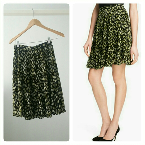 DVF 100% silk Skirt Trina pleated chiffon