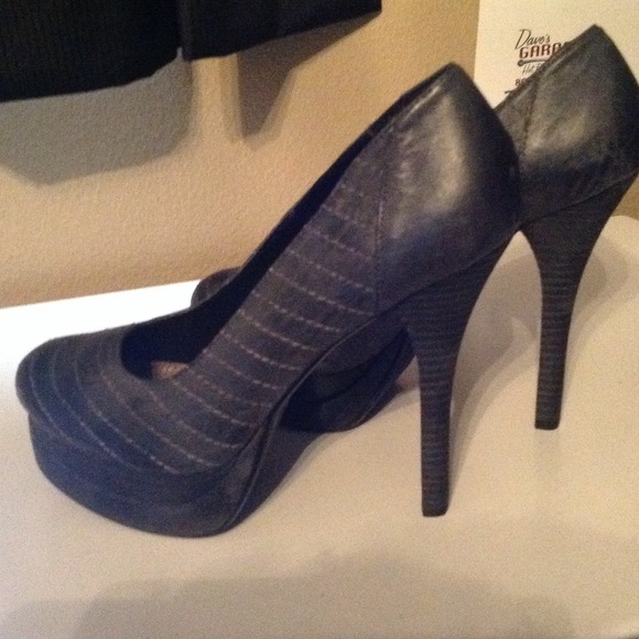 Platform pumps size 10 nwob