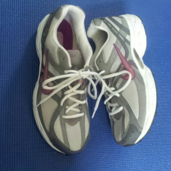 Nike womens running shoes