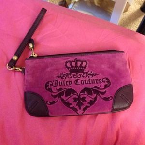 🌺💐TradedBrand new purple juicy couture wristlet