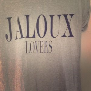 Fashionable graphic t shirt