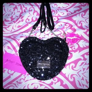 Betsy Johnson heart cross body❤️ NEW with tags❤️