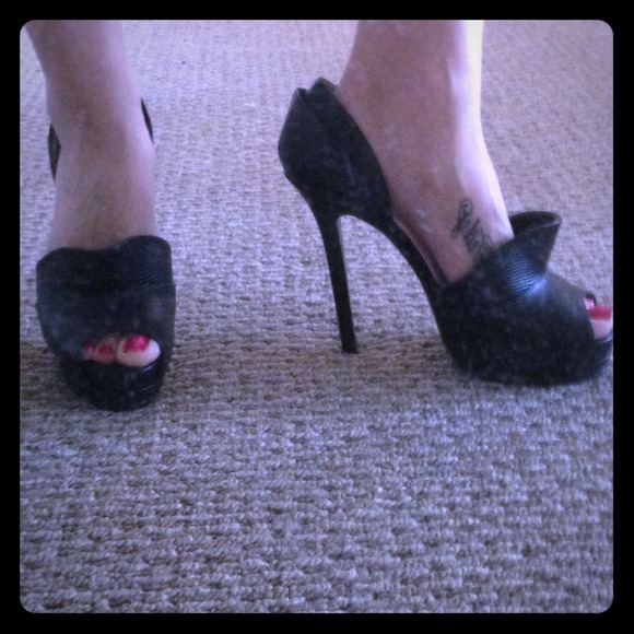 Additional Pics of Fendi's.