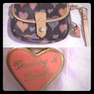 Dooney & Bourke wristlet