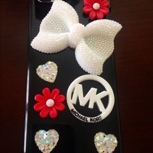Mk with a dash of red! #makingcases