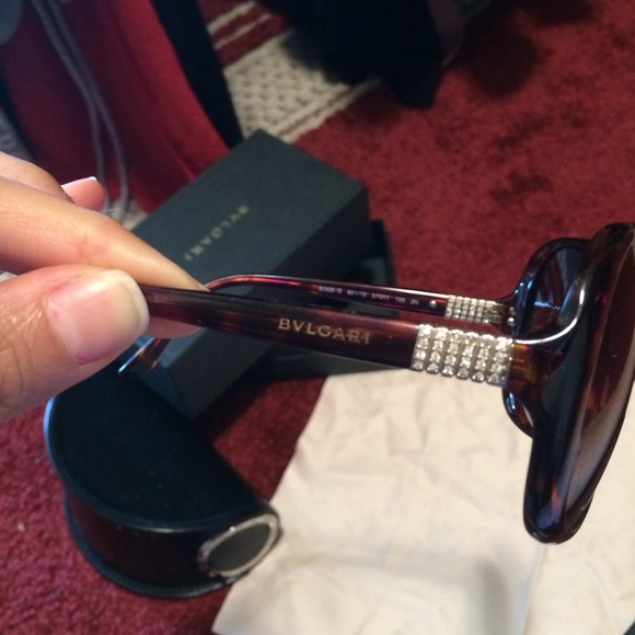 Bvlgari sunglasses with box Authentic - Picture 2 of 4